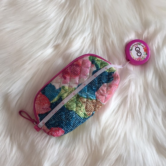 Sale! Clam shell makeup case - Picture 6 of 6